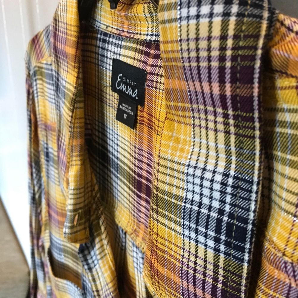 Women’s button up - Picture 4 of 5